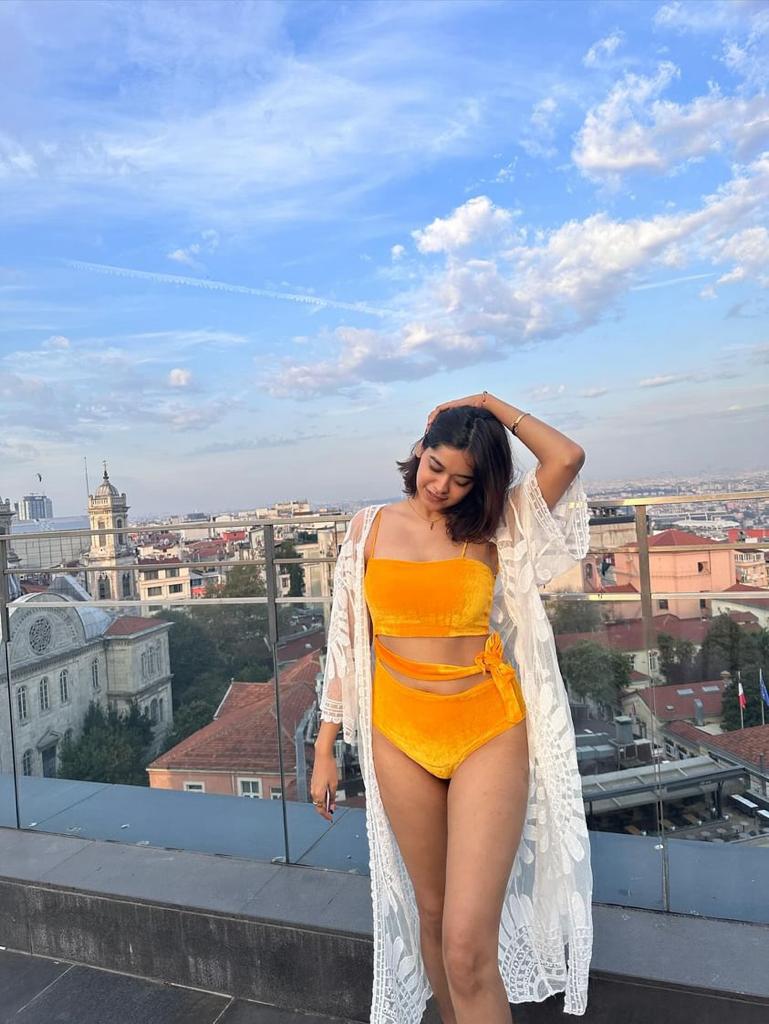 Niharika Kaur in Sunshine Monokini